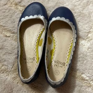 Mini boden flats size 28